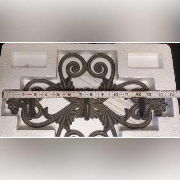 BNIB Southern Living at Home Chelsea Hanger #40497 - Picture 5 of 6